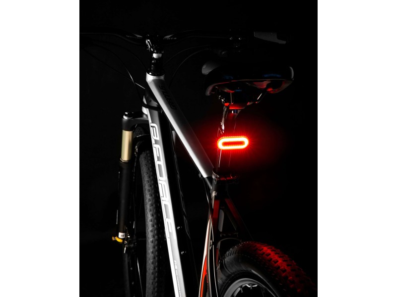 Φανάρι οπίσθιο FORCE ARC USB 40LM (45371) Φανάρι οπίσθιο FORCE ARC USB 40LM (45371)