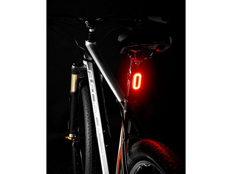 Φανάρι οπίσθιο FORCE ARC USB 40LM (45371) Φανάρι οπίσθιο FORCE ARC USB 40LM (45371)